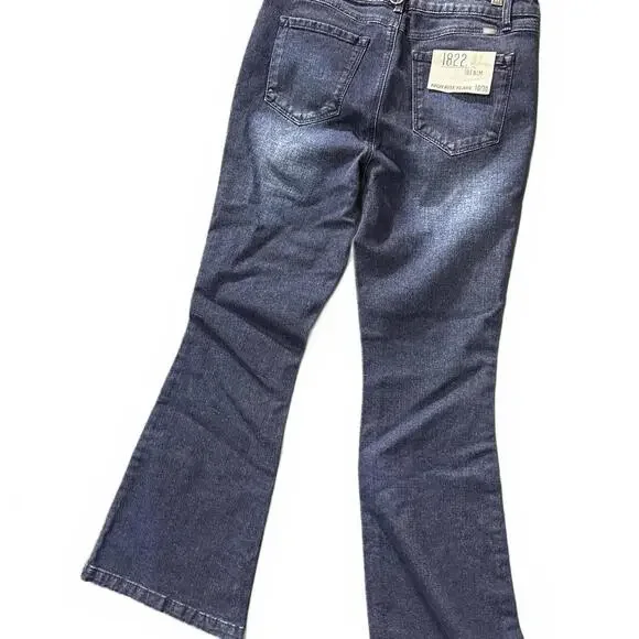 1822 Denim size10/30High Rise Flare Jeans - Women's 10/30 29 1/2” inseam - Picture 3 of 6